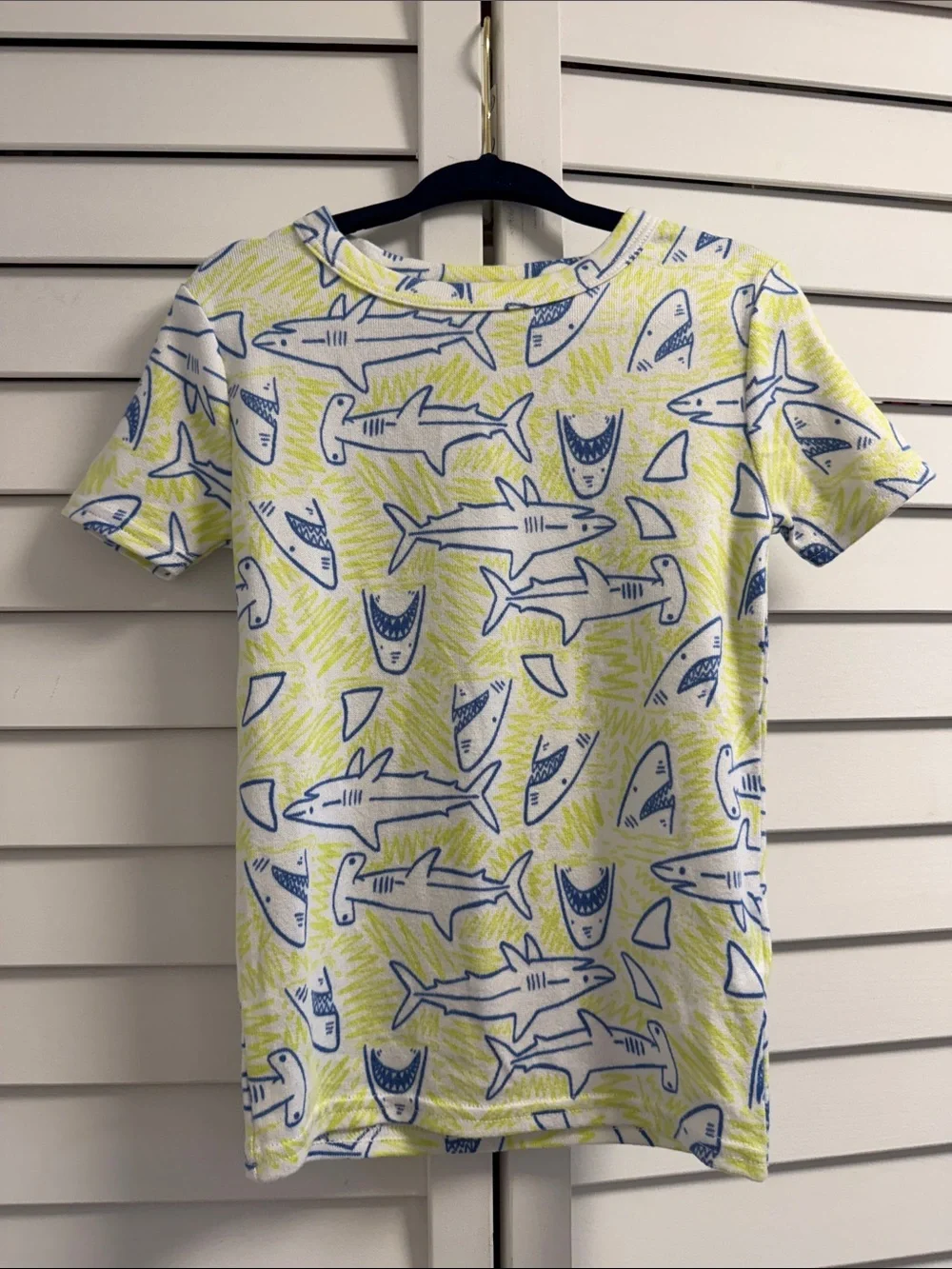 NWT Cat & Jack Boys Shark Pajama Set Size 4 Short Sleeve Shirt Shorts Sleepwear
